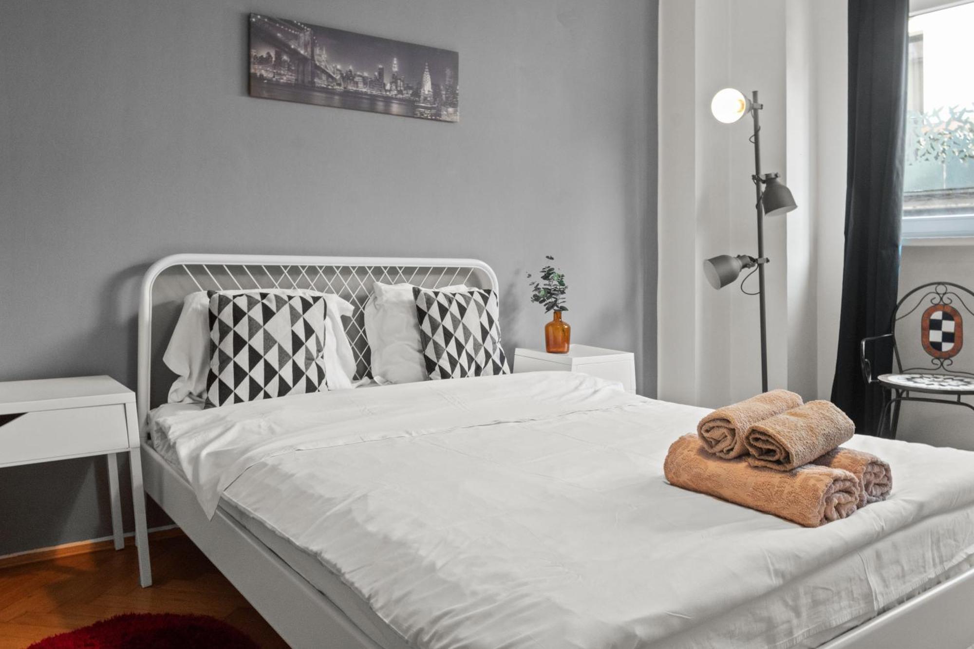 Old Town Studio 23B Apartment Bucureşti Ngoại thất bức ảnh